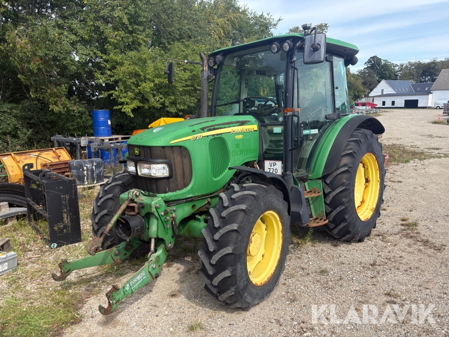 Traktor John Deere 5720 4 WD