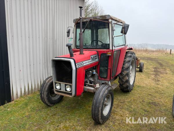 Traktor Massey Ferguson 550/TM