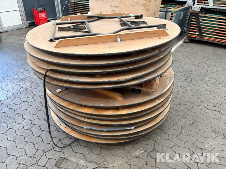 Borde 13 styk & stole 30 styk. 