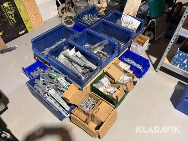Lot med ophæng og tilbehør