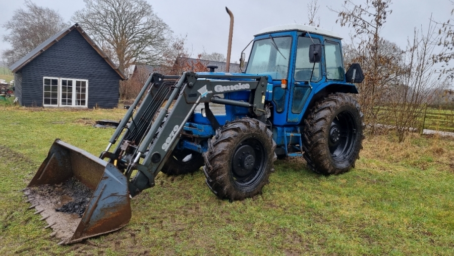 Traktor med frontlæsser