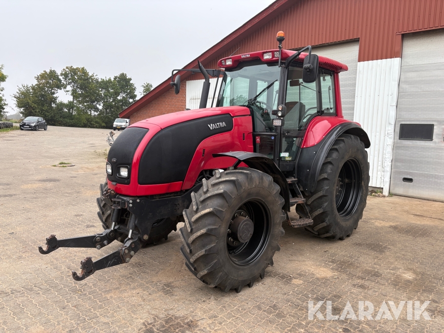 Traktor Valtra 150-4