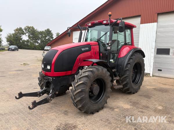 Traktor Valtra 150-4