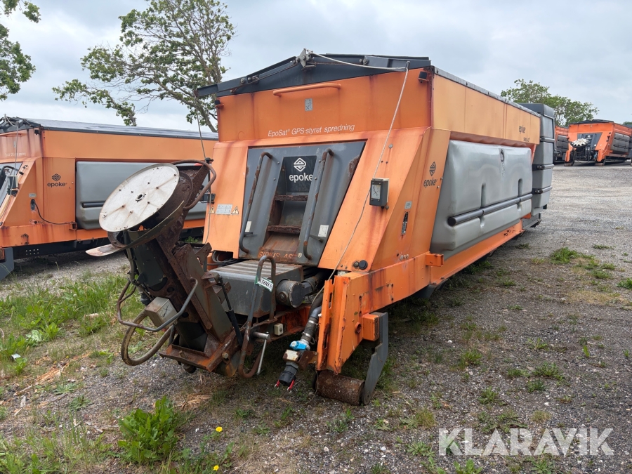 Saltspreder Epoke SH3800 med 2500l tank med gps styrer spedning og skærm