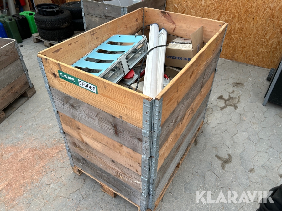 El komponenter udtag, tavle, stik