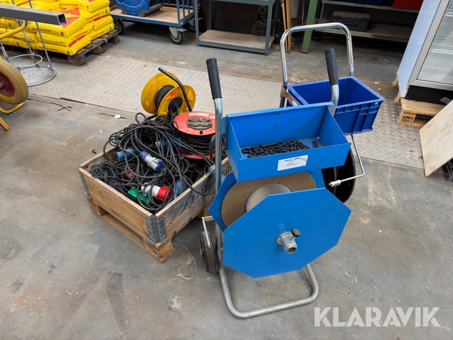 Diverse kabler og oprullere
