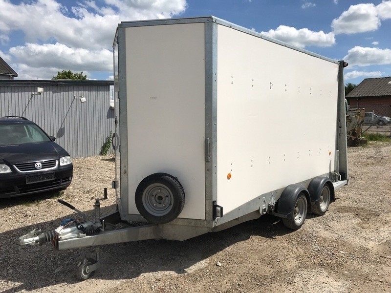 Box trailer