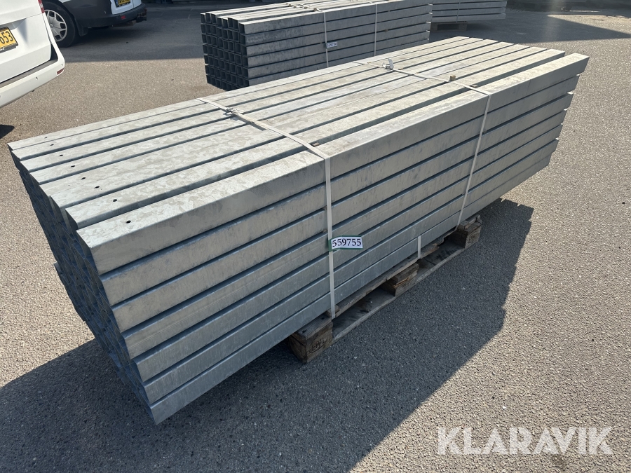 Galvaniserede stolper 57 styk. 2,5m. lange