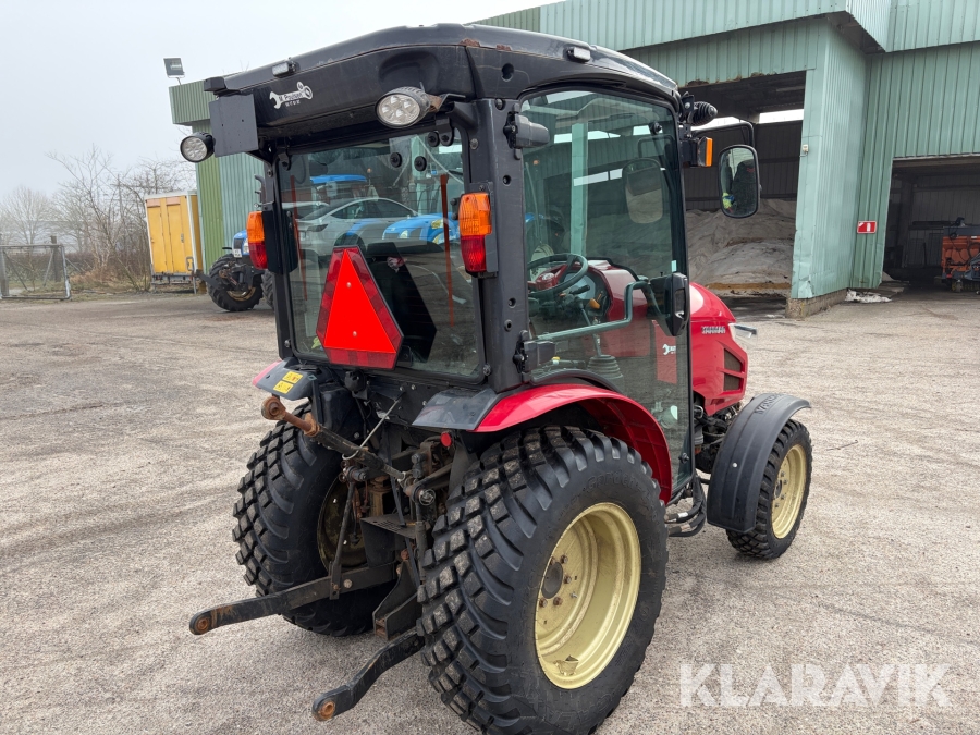 Traktor Yanmar YT235