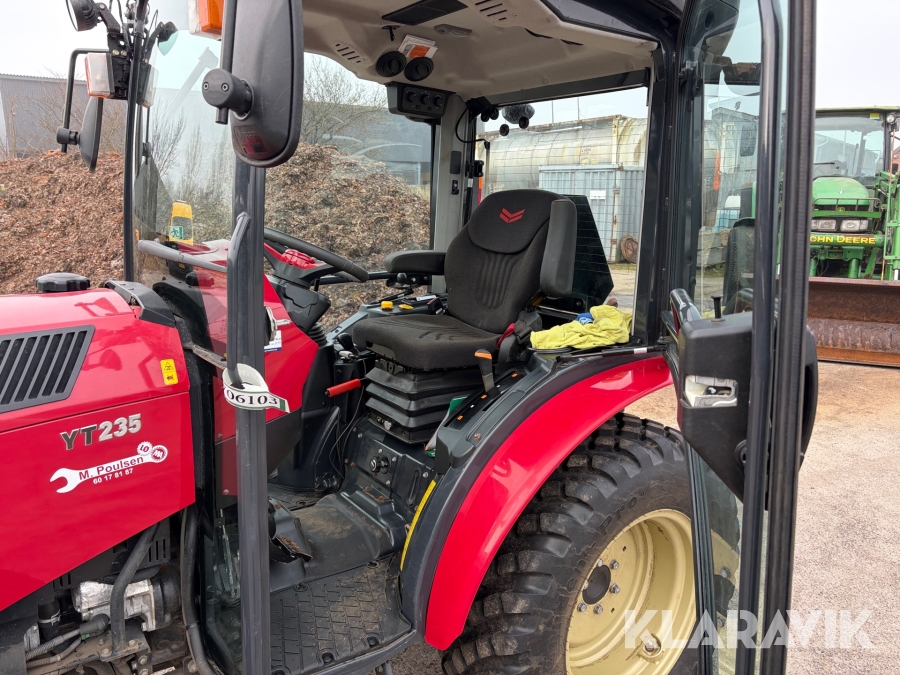 Traktor Yanmar YT235