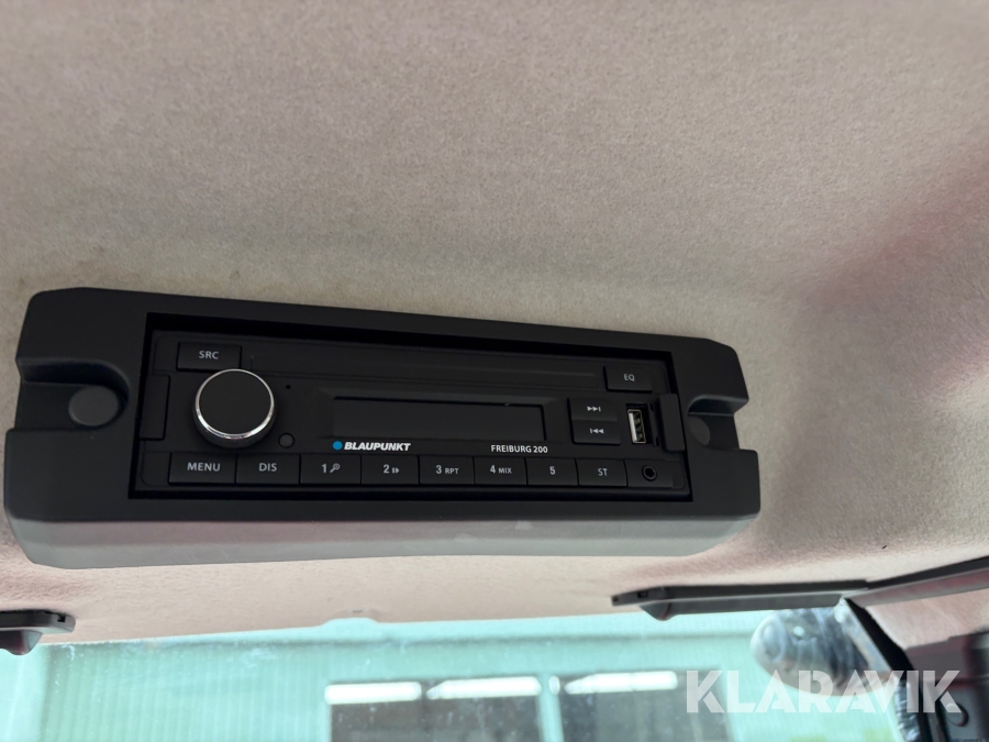 Traktor Yanmar YT235