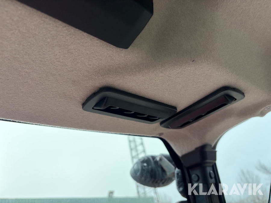 Traktor Yanmar YT235