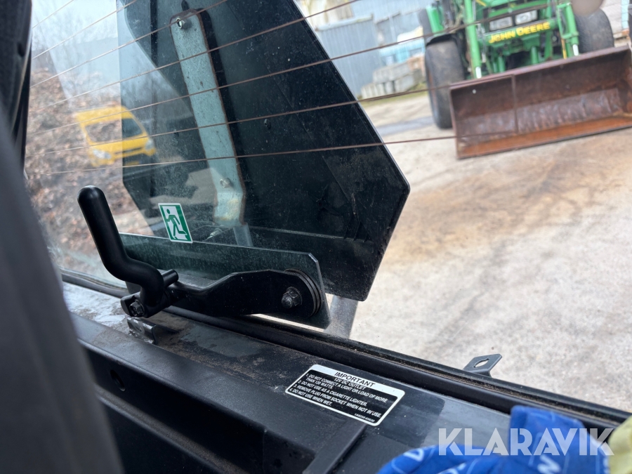 Traktor Yanmar YT235