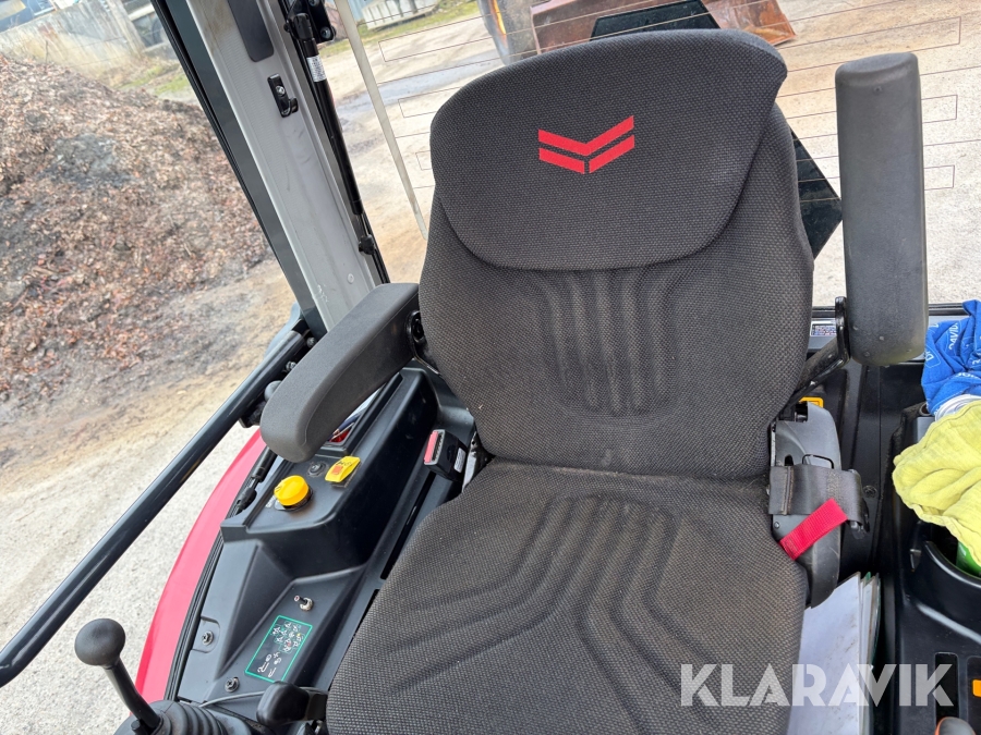 Traktor Yanmar YT235