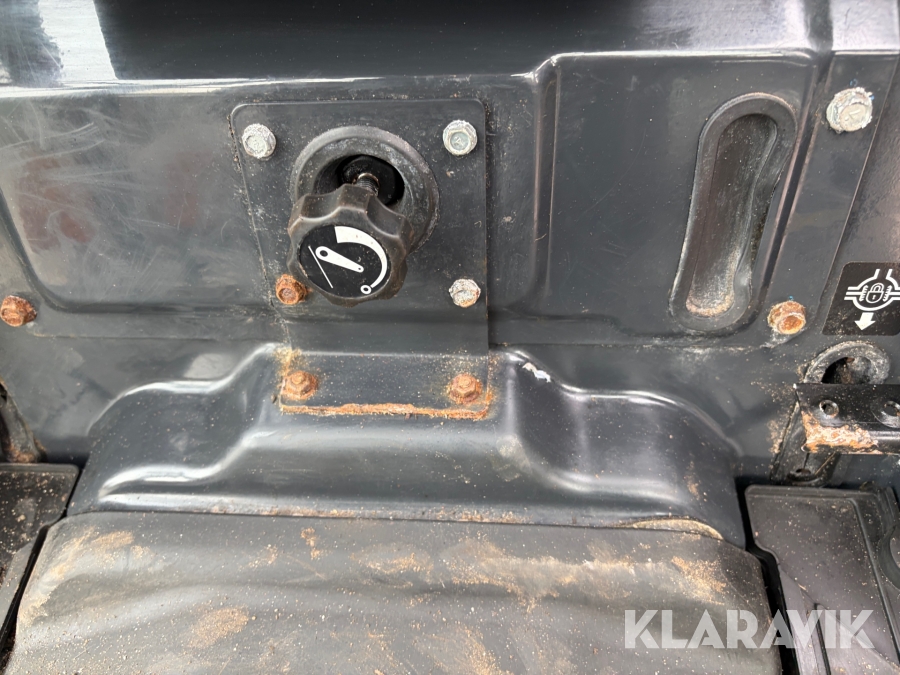 Traktor Yanmar YT235