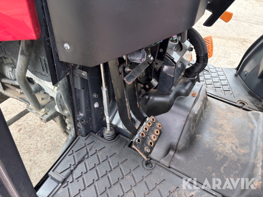 Traktor Yanmar YT235