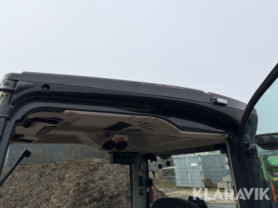 Traktor Yanmar YT235