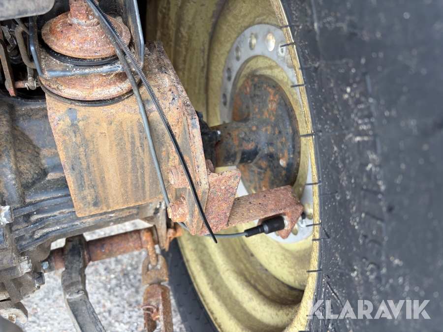 Traktor Yanmar YT235