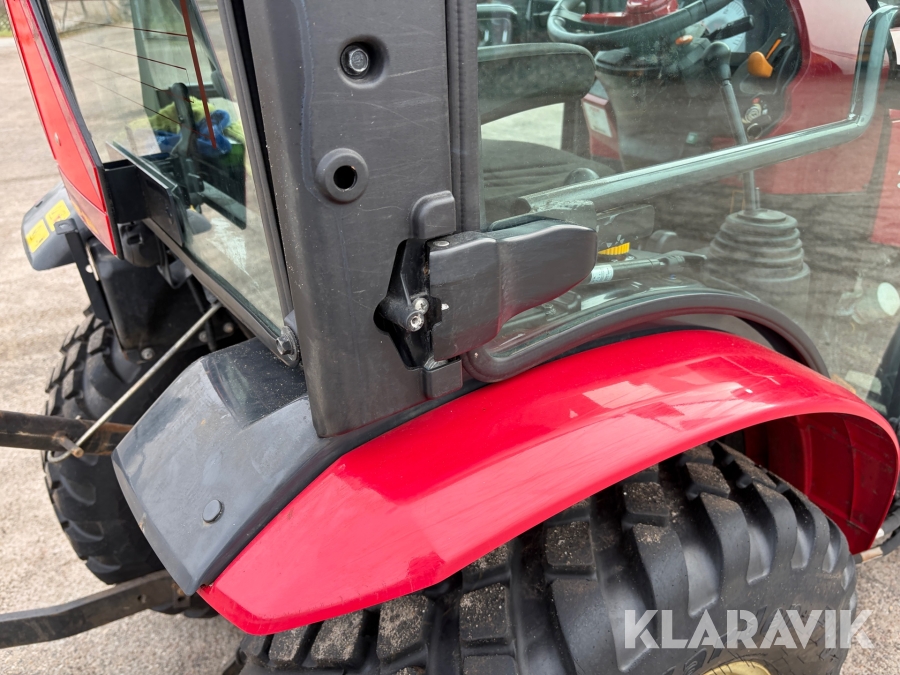 Traktor Yanmar YT235