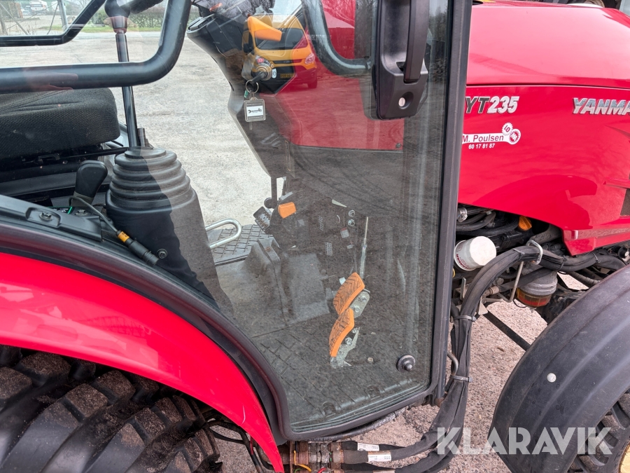 Traktor Yanmar YT235
