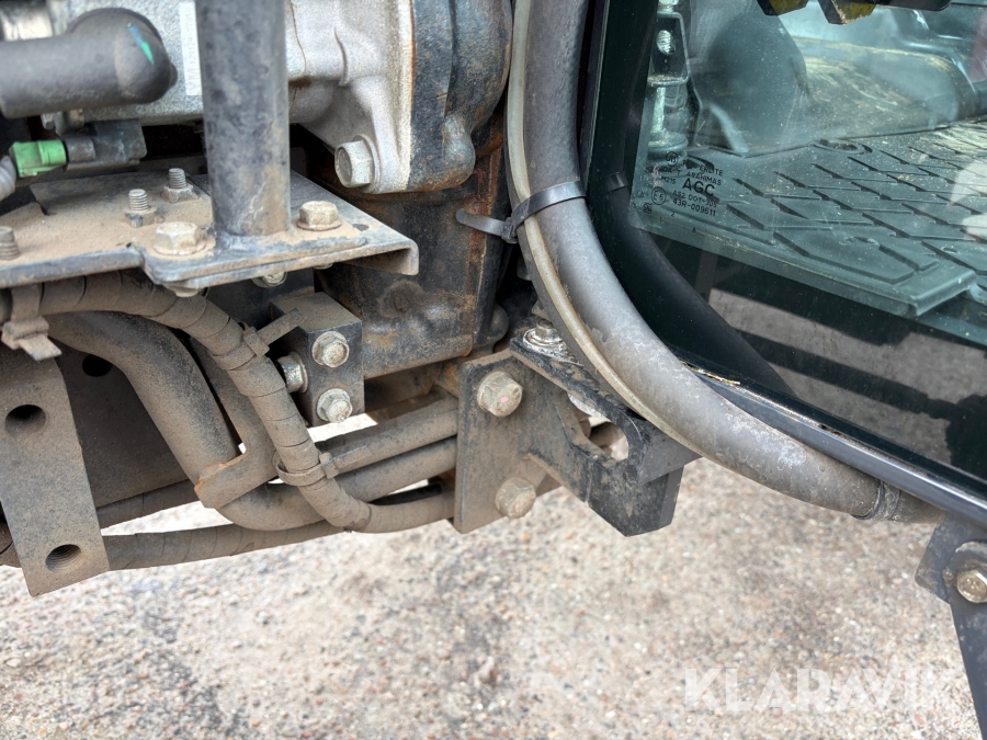 Traktor Yanmar YT235