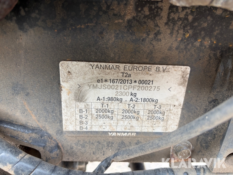 Traktor Yanmar YT235