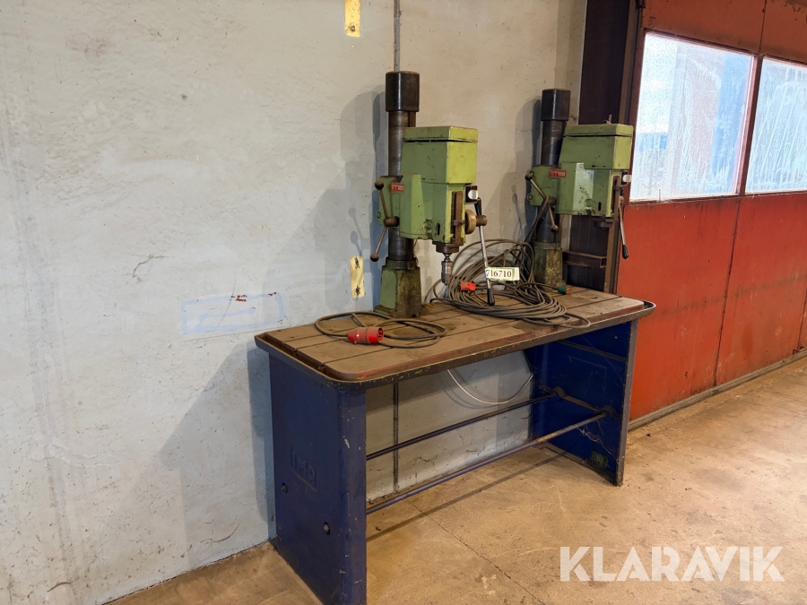 Arbejdsstation med 2 stk. søjleboremaskiner – Berema P12 Berema P12