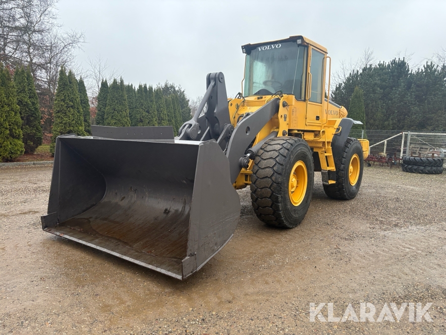 Gummiged Volvo L90E