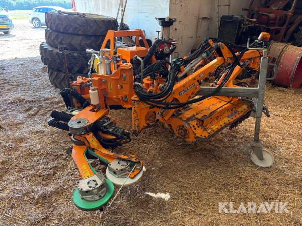 Kantpæleklipper MULAG MRM 300 med MLM 200 hydraulisk rabat- og autoværnsslåhoved
