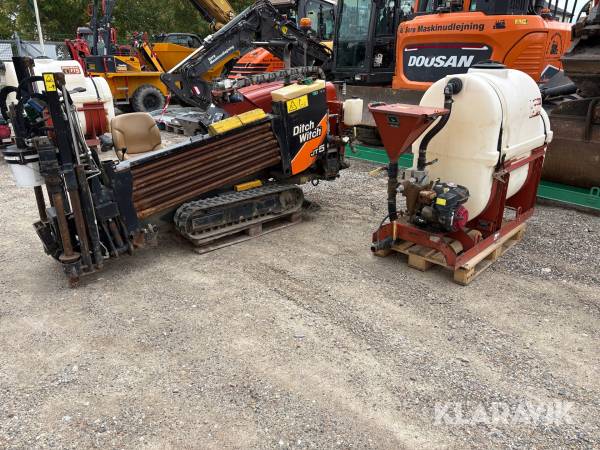 Underboringsmaskine Ditch Witch JT5 med borestænger og FT5 blande-/muddersystem