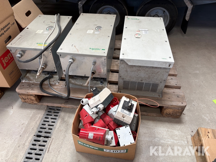 Frekvensomformer Schneider Electric 3 styk
