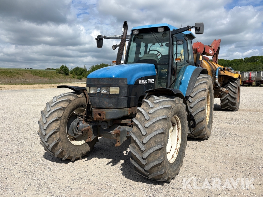Traktor New Holland TM165