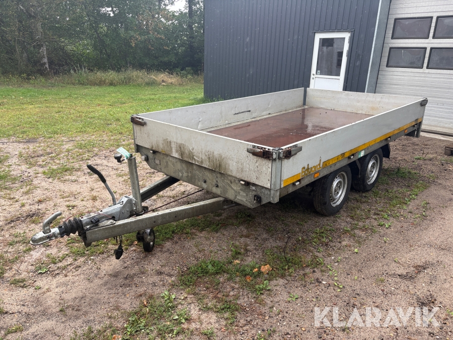Trailer Eduard 3318-2000 2000 kg.