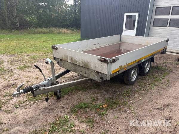 Trailer Eduard 3318-2000 2000 kg.