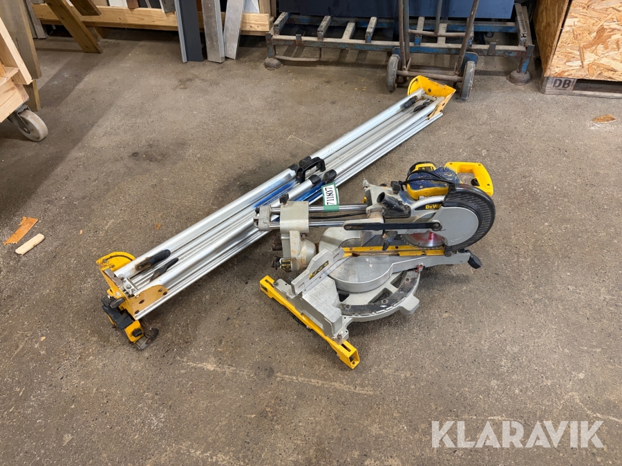 Kap-/geringssav Dewalt DW712N med stativ
