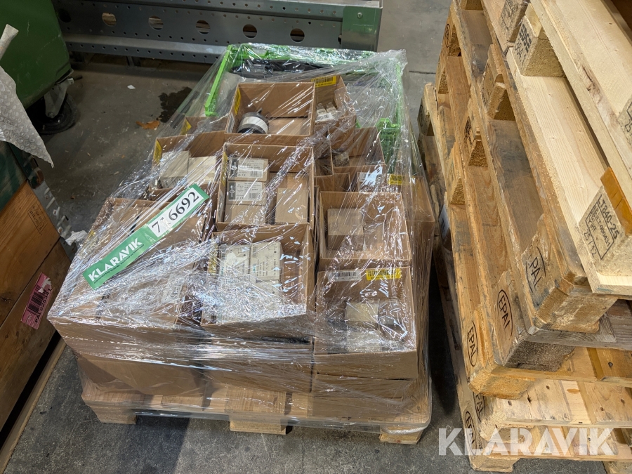 Blandet lot af sikringer og krympeflex