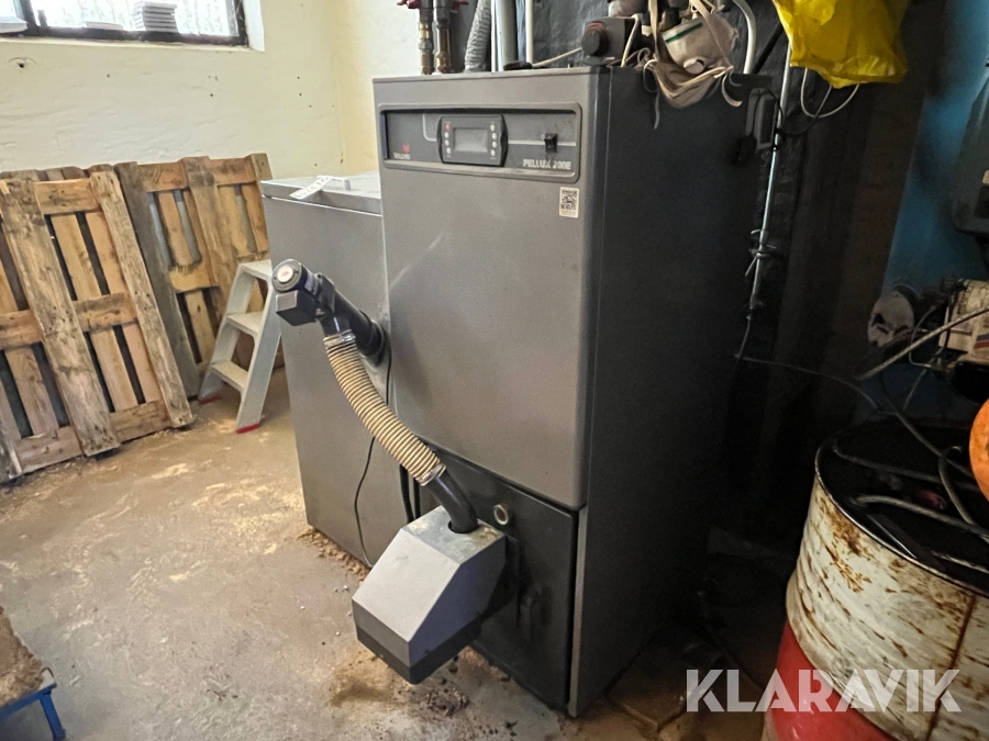 Pillefyr Vølund Pellux 200E med 300 Liter magasin