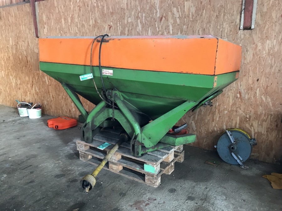 Kunstgødningsspreder