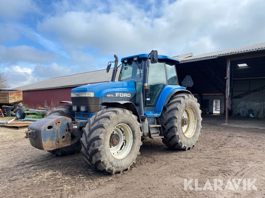 Traktor Ford 8870