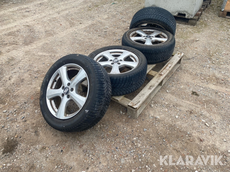 Alufælge med dæk Goodyear og Michelin