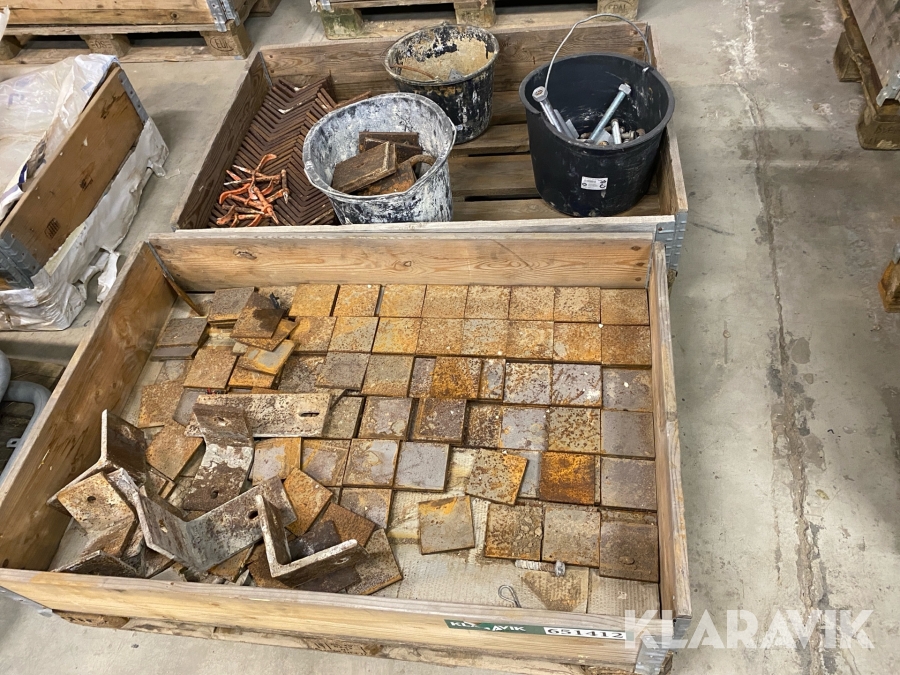 Diverse jern til støbearbejde.