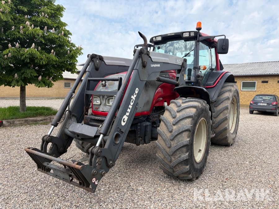 Traktor Valtra T191 -med frontlæsser