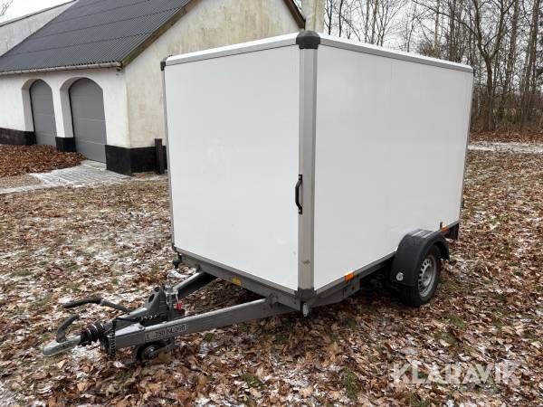 Lukket trailer Variant B715C2 750 kg. med bremser