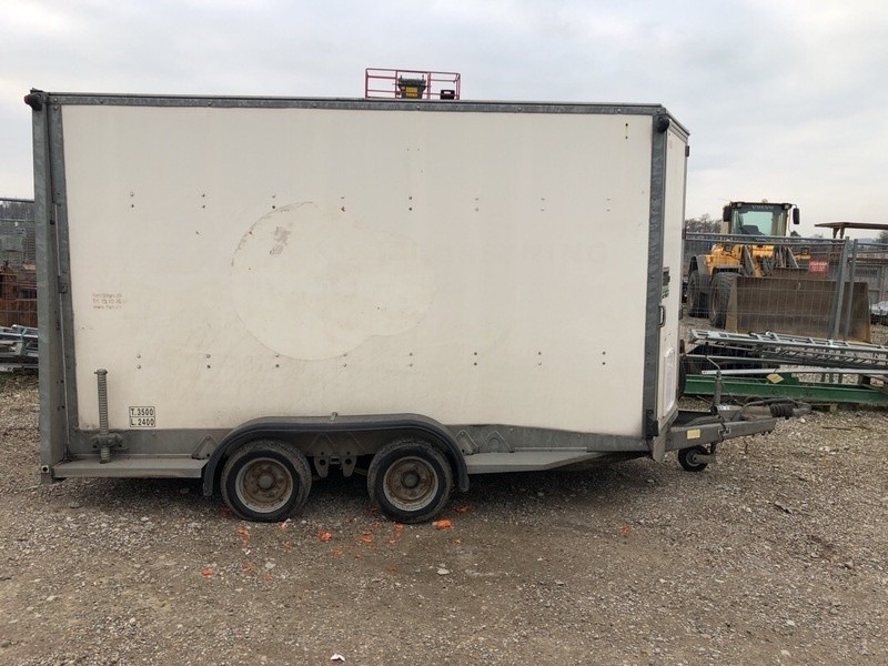 Trailer
