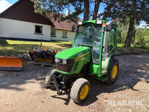 Traktor John Deere 2025 R HST