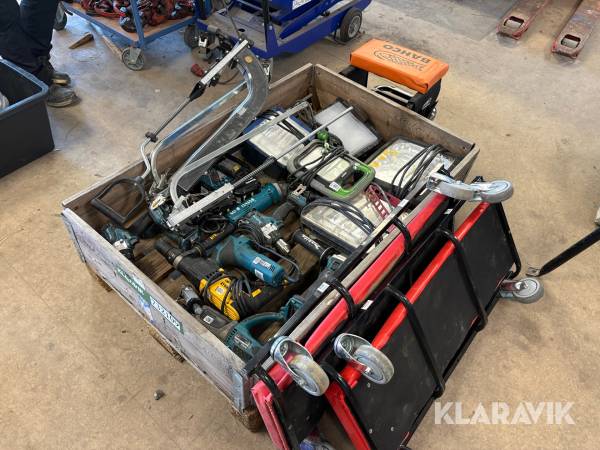 Assorteret håndværktøj og tilbehør - 1 palle