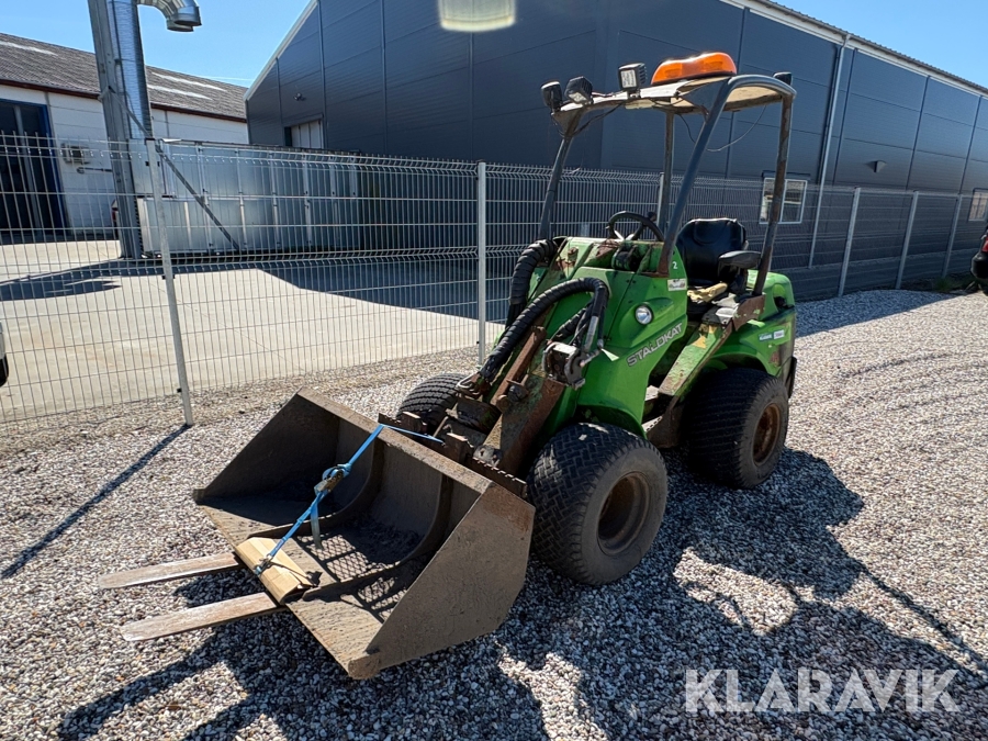 Minilæsser Avant 365 staldkat med skovl og gafler