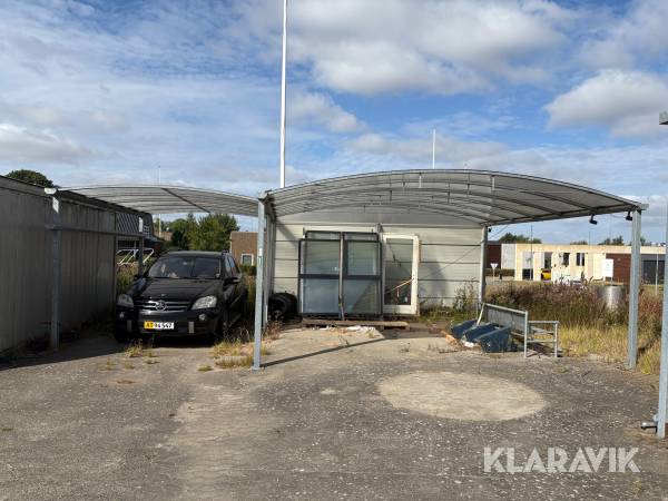 Carport med buet overdækning