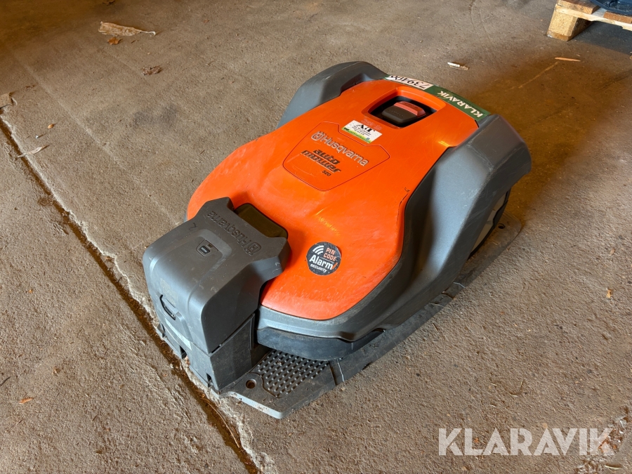 Robot plæneklipper Husqvarna 520 med ladestation