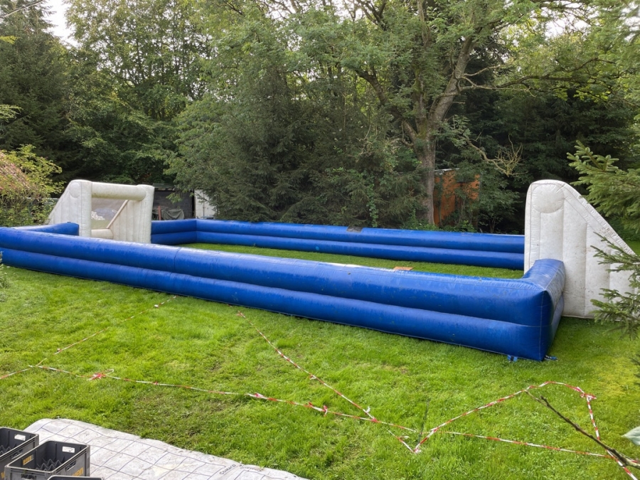 Oppustelig fodboldbane